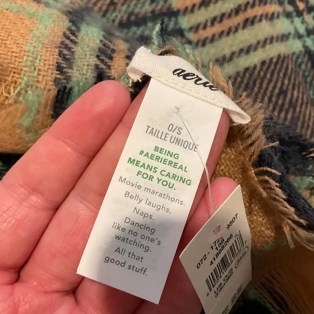 Aerie‎ Large Plaid Soft Blanket Scarf - NEW Warm Winter Accessories